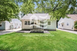 74 Charlotte St in Painesville, OH - Building Photo