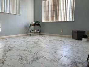 317 Lake Evelyn Dr in West Palm Beach, FL - Building Photo - Building Photo