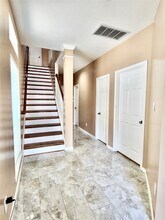 32 Waugh Dr in Houston, TX - Foto de edificio - Building Photo