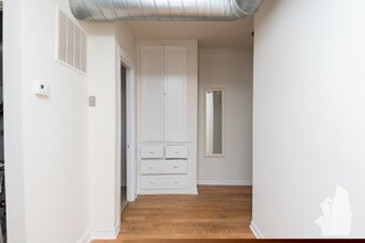 1251 W Henderson St, Unit #  01 in Chicago, IL - Building Photo - Building Photo