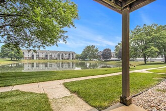 Indian Lakes Apartments in Mishawaka, IN - Building Photo - Building Photo