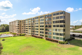 Spring Lake Towers in Winter Haven, FL - Building Photo - Building Photo