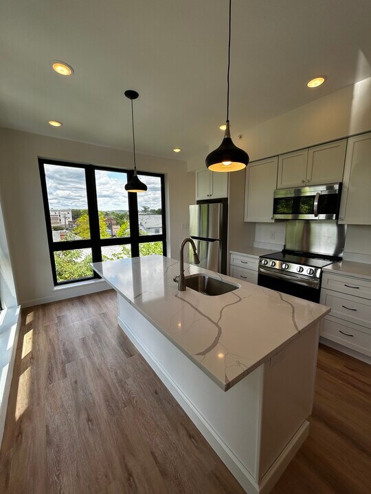 80 Broadway in Arlington, MA - Building Photo