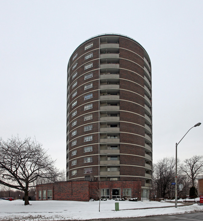 Woodland Acres South in Toronto, ON - Building Photo