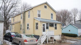 101 Spring St in Maybrook, NY - Building Photo