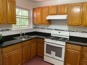 672 Clifton Rd SE in Atlanta, GA - Building Photo - Building Photo