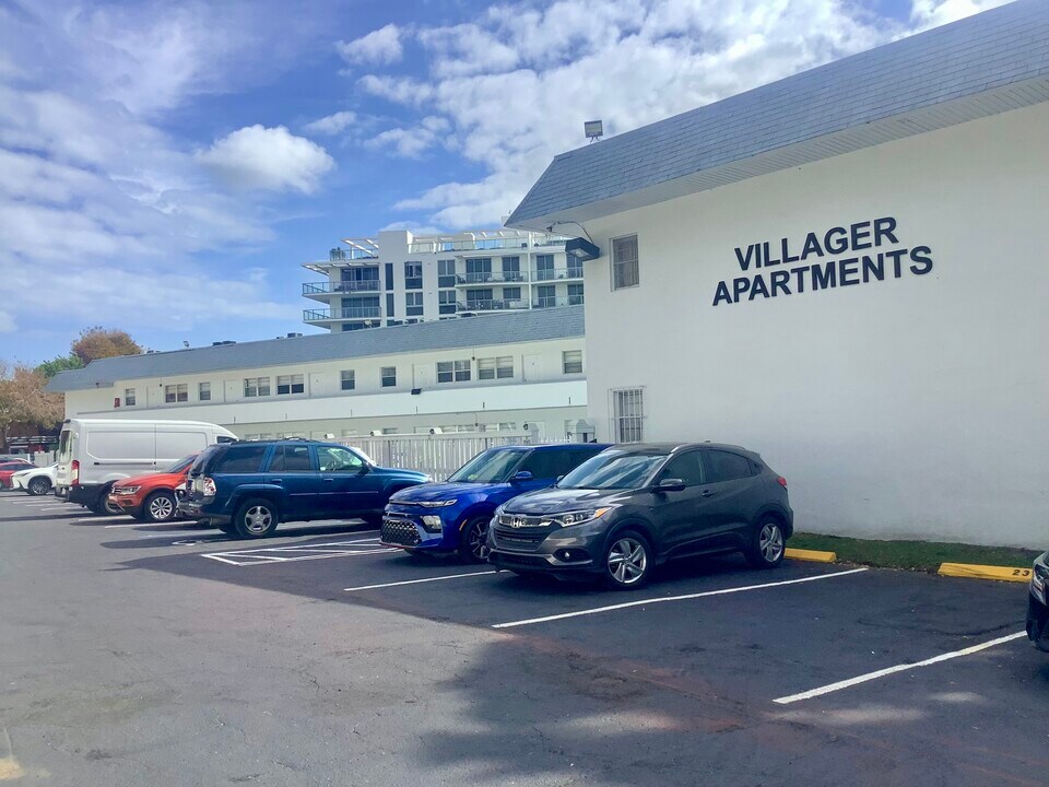 Villager Apartments in North Miami Beach, FL - Foto de edificio