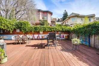 3600 Grand Ave in Oakland, CA - Foto de edificio - Building Photo