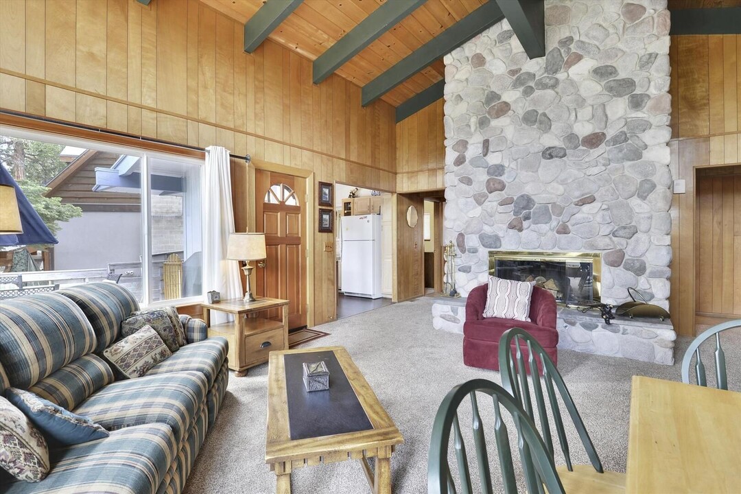 1335 Snow Flower Ln in Tahoe City, CA - Building Photo