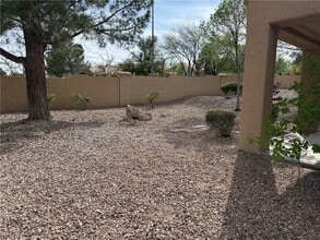 10101 Hemet Dr in Las Vegas, NV - Building Photo - Building Photo