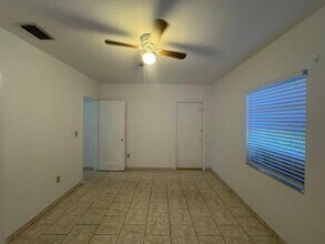 2732 SW 23rd Ter in Miami, FL - Building Photo - Building Photo