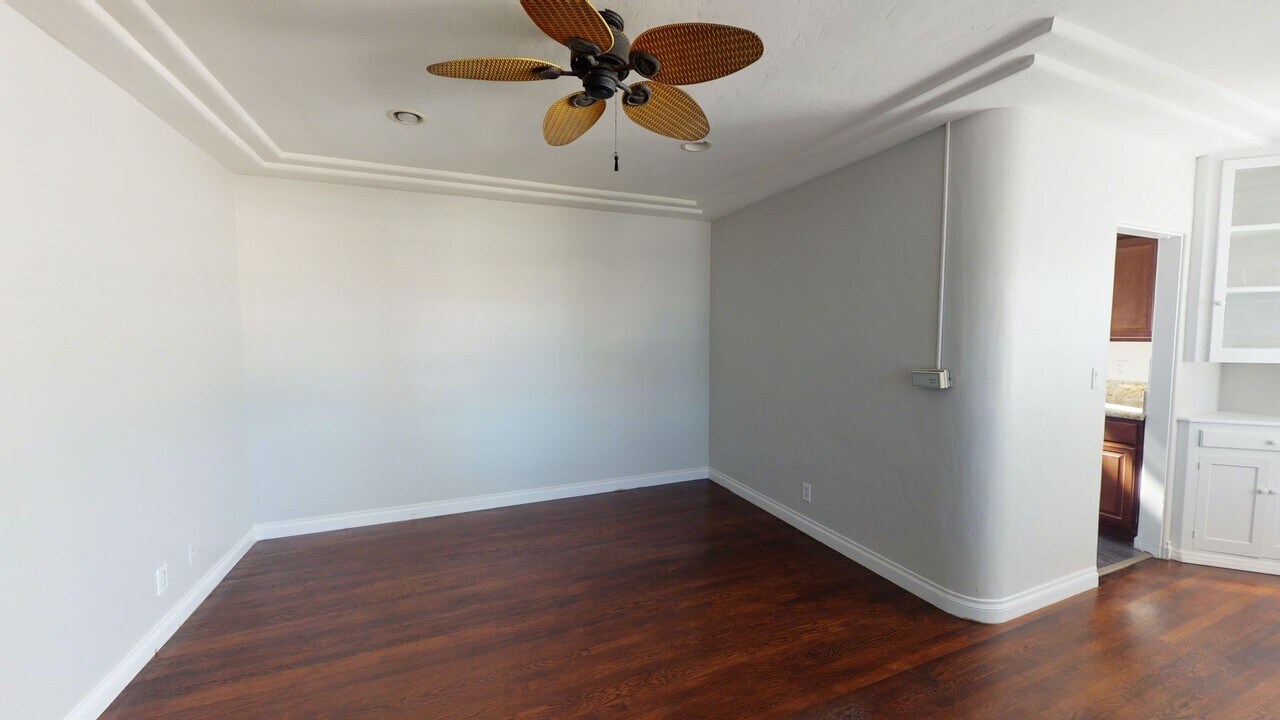 215 D Ave in Coronado, CA - Building Photo