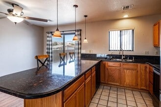 1097 Sahuaro Dr in Bullhead City, AZ - Building Photo - Building Photo