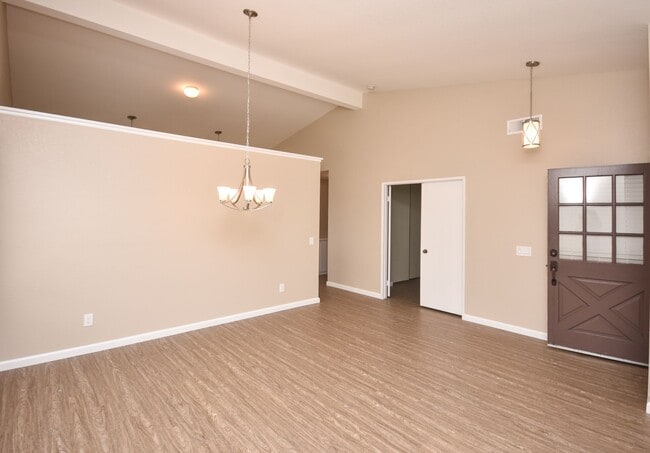 374 Via Metates in Oceanside, CA - Building Photo - Building Photo