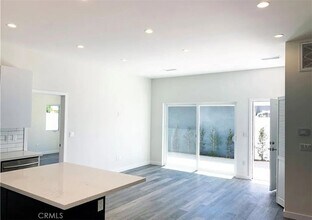 17217 Kittridge St in Los Angeles, CA - Building Photo - Building Photo