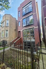 1007 N Francisco Ave, Unit 1 in Chicago, IL - Building Photo - Building Photo