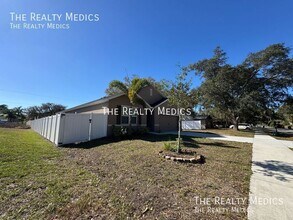 1028 Salina St SE in Palm Bay, FL - Building Photo - Building Photo