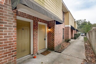 3711 Cole Dr, Unit 31B in Baton Rouge, LA - Building Photo - Building Photo