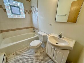 7845 W Lawrence Ave in Harwood Heights, IL - Building Photo - Building Photo