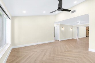 1721 SW 10th St in Boca Raton, FL - Building Photo - Building Photo