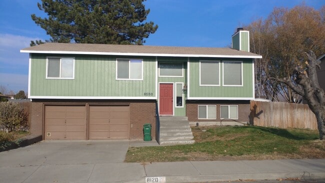 8120 W Hood Ave
