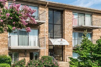 Acclaim at Alexandria in Alexandria, VA - Foto de edificio - Building Photo