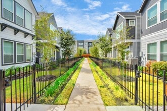 728 Strawberry Pines Ct in Houston, TX - Building Photo - Building Photo