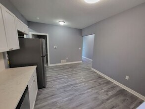 2406 Woodland Ave in Des Moines, IA - Building Photo - Building Photo