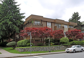 Pleasant View Manor in Vancouver, BC - Building Photo - Building Photo