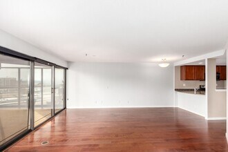 100 Park Ave W in Denver, CO - Building Photo - Building Photo