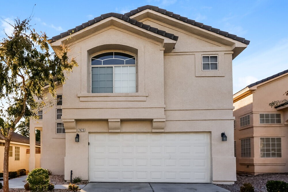 7425 Flat Rock St in Las Vegas, NV - Foto de edificio