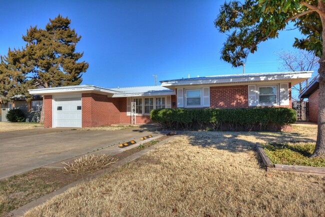 5012 46th St in Lubbock, TX - Building Photo - Building Photo