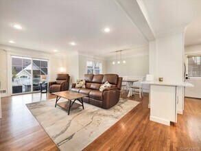 5 Indian Dr in West Nyack, NY - Building Photo - Building Photo