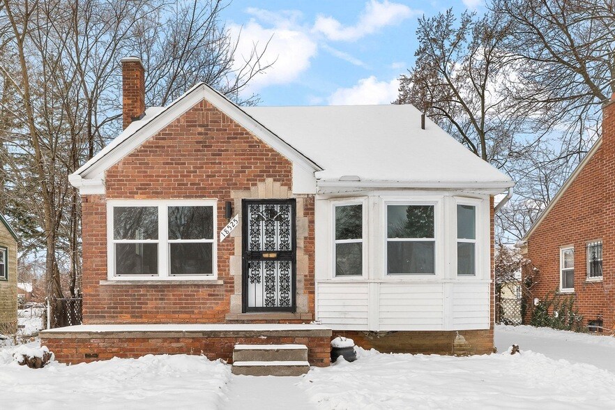 18525 Westmoreland Rd in Detroit, MI - Building Photo