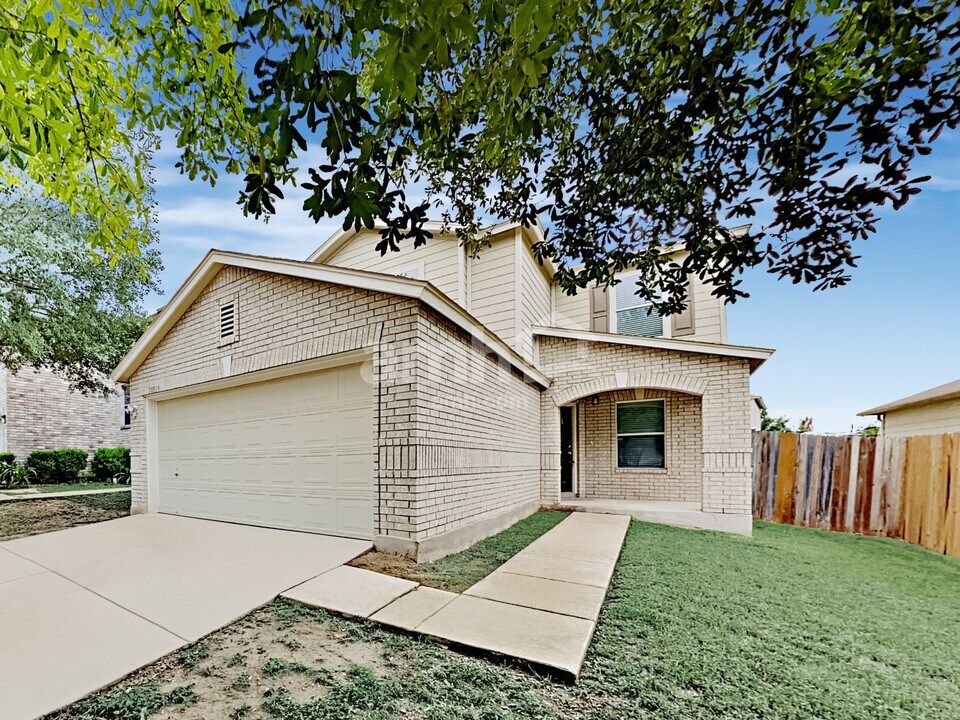 10019 Bermuda Palm in San Antonio, TX - Building Photo