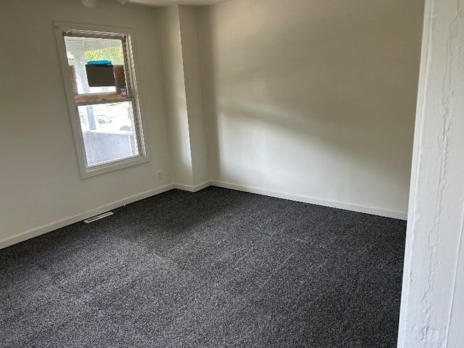property at 1543 N Park Ave