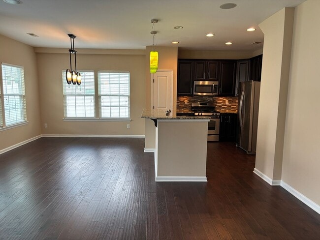 16324 Magnolia Woods Ln in Charlotte, NC - Foto de edificio - Building Photo