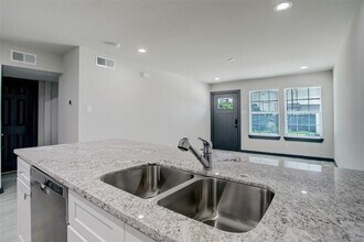 3448 Elgin St-Unit -7 in Houston, TX - Building Photo - Building Photo