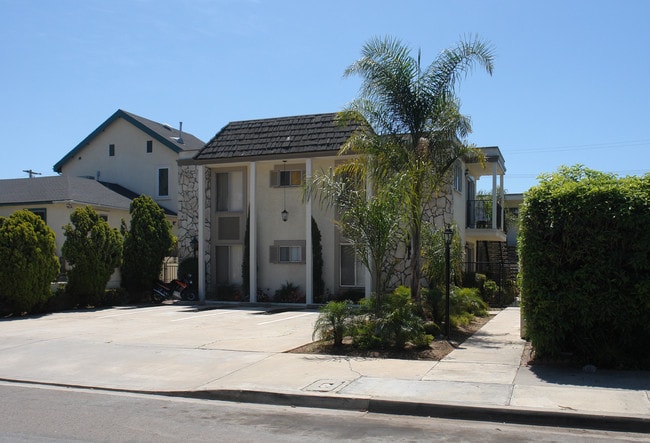 1941 Thomas Ave in San Diego, CA - Building Photo - Building Photo