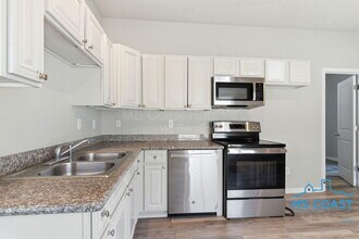 117 Earle Taylor Ln in Ocean Springs, MS - Building Photo - Building Photo