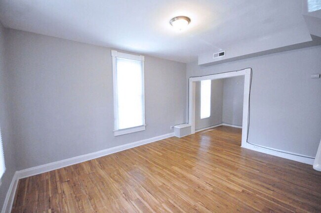 57 McMillen Ave in Columbus, OH - Foto de edificio - Building Photo