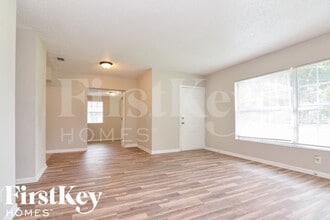 500 Brenda Dr in Brandon, FL - Foto de edificio - Building Photo