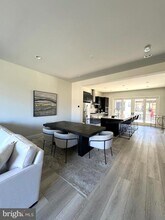 12307 W Oaks Dr in Fairfax, VA - Building Photo - Building Photo