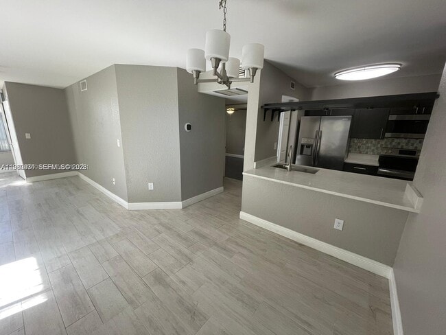 property at 2811 N Oakland Forest Dr