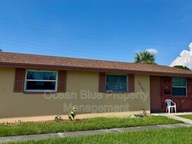 10179 106th Ave N in Largo, FL - Building Photo