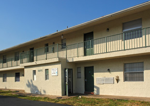 Hidden Cove Apartments in Oakland Park, FL - Building Photo - Building Photo