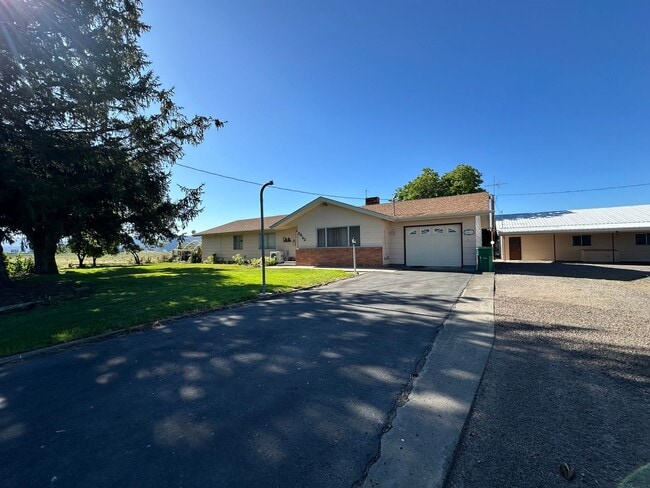 property at 5842 Henley Rd