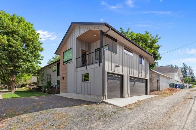 902 E Bancroft Ave in Coeur d'Alene, ID - Building Photo - Building Photo