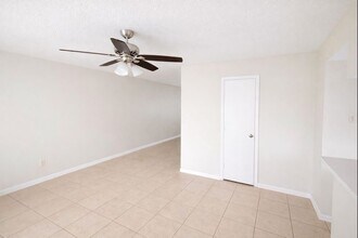 2155 Hazlitt Dr in Houston, TX - Building Photo - Building Photo