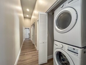 527 W Hyde Park Blvd in Inglewood, CA - Building Photo - Building Photo